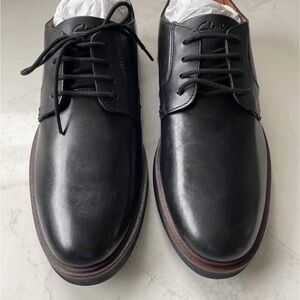 NWT Clarks Men's Classic Black Leather Oxfords